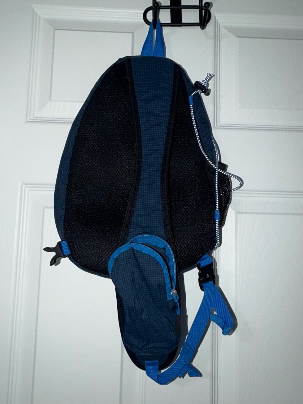 Eddie Bauer Ripstop 8L Sling Pack Brook Blue - Picture 7 of 7